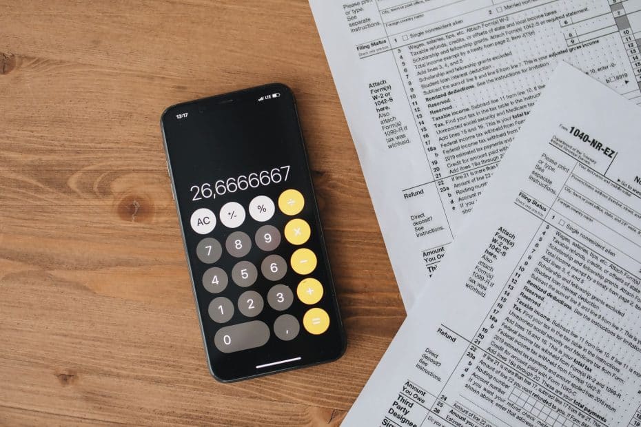 Singapore income tax rates brackets filing and reliefs | Foto: Polina Tankilevitch, Pexels - Digunakan untuk keperluan editorial seamoneytips.com