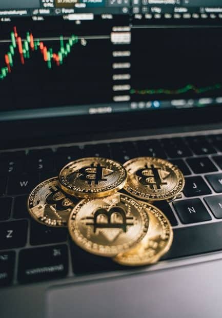 Pajak kripto Indonesia 2026 - ilustrasi aset digital dan transaksi Bitcoin