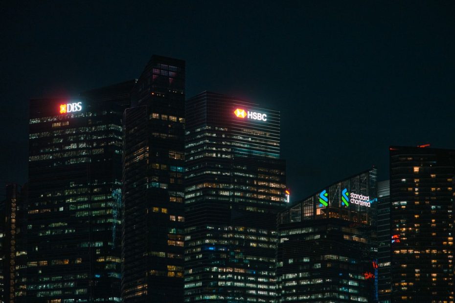How much money to retire in Singapore - Skyline of Marina Bay financial district