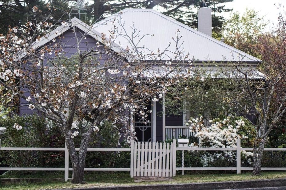 Mortgage offset account Australia - home loan savings linked to a variable rate mortgage